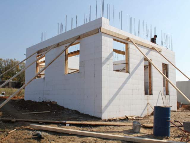 Монолитное строительство по технологии несъемной опалубки: загородные дома, дачи, малоэтажное коттеджное строительство; проектирование, управление, продажа